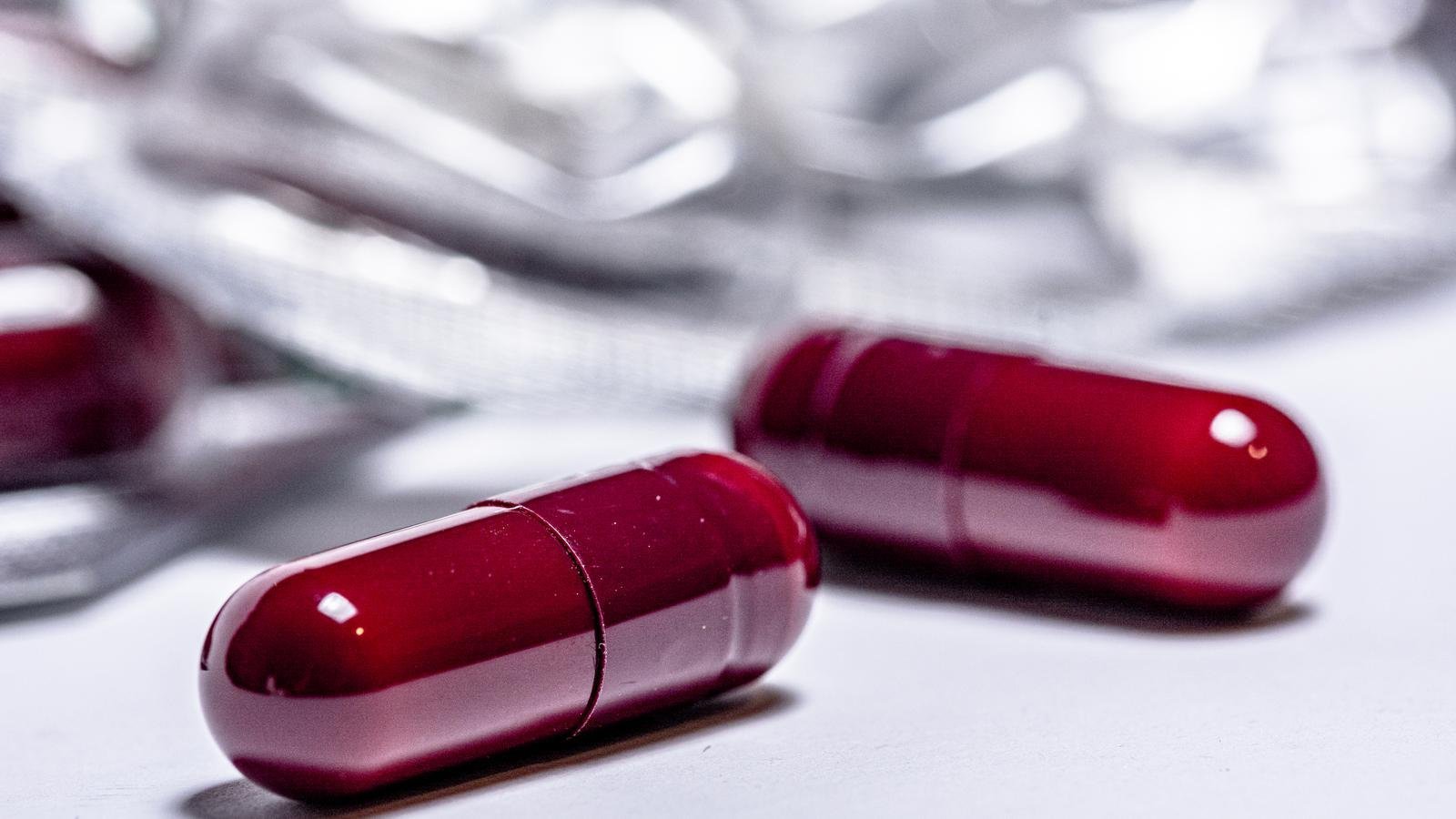 Fabricante de medicamentos de Quebec podría retirar del mercado un analgésico debido a riesgos de salud graves