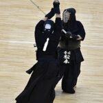 Intentamos una forma de arte marcial japonés kendo, y aprendemos los misterios del samurai