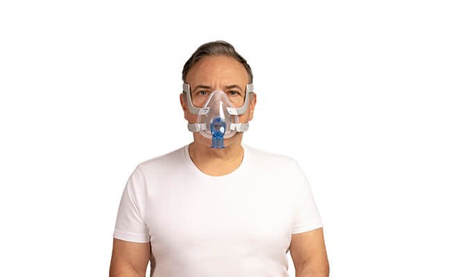 Mascarilla Facial Innovadora Detecta Enfermedades Renales a Través de la Respiración